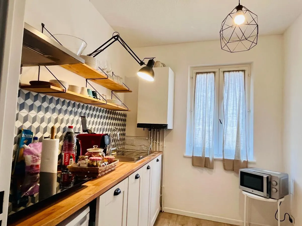 Cozy Central Apartment: Self Check-In with Netflix and Free Parking Avignon