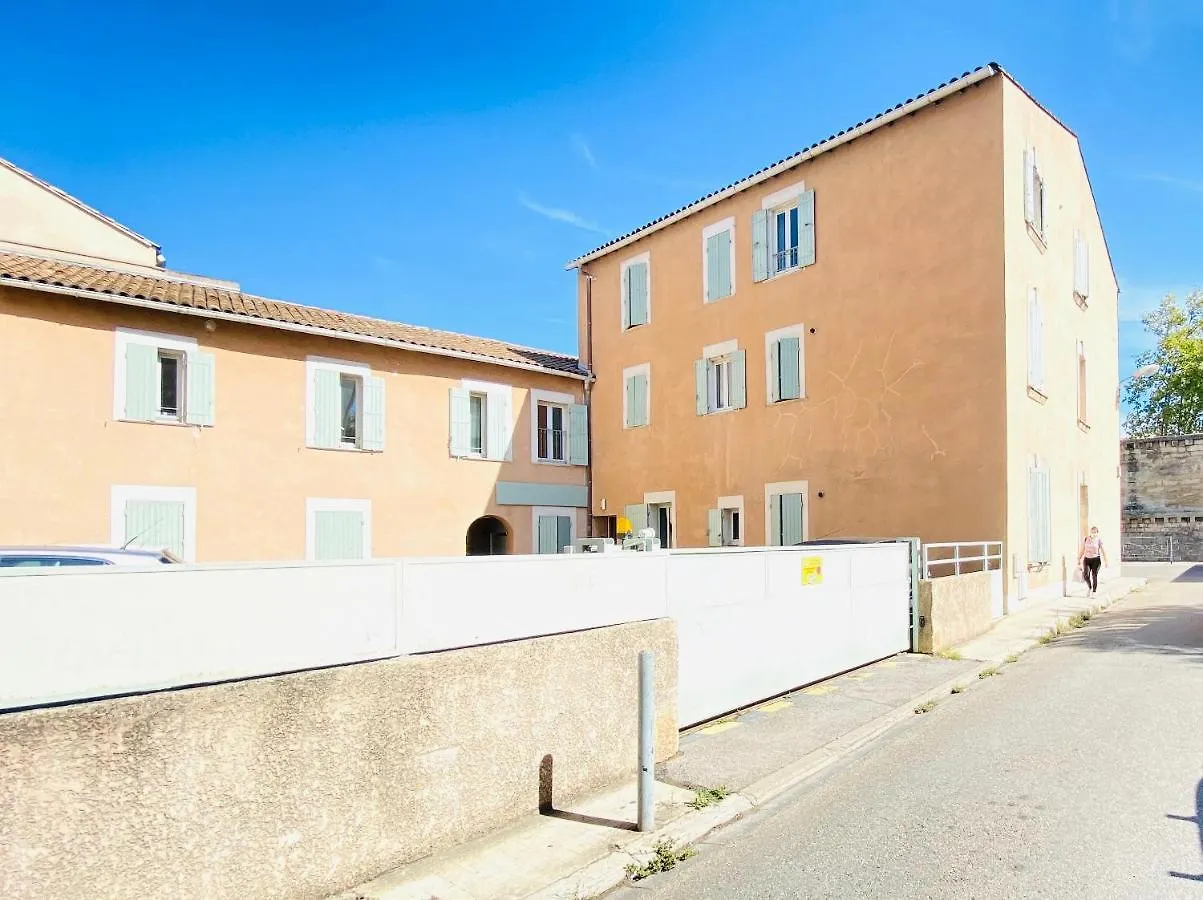Cozy Central Apartment: Self Check-In with Netflix and Free Parking Avignon Apartment