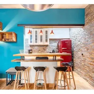  Appartement Intramuros Rare T2 Paisible Avec Terrasse Privée Et Climatisation