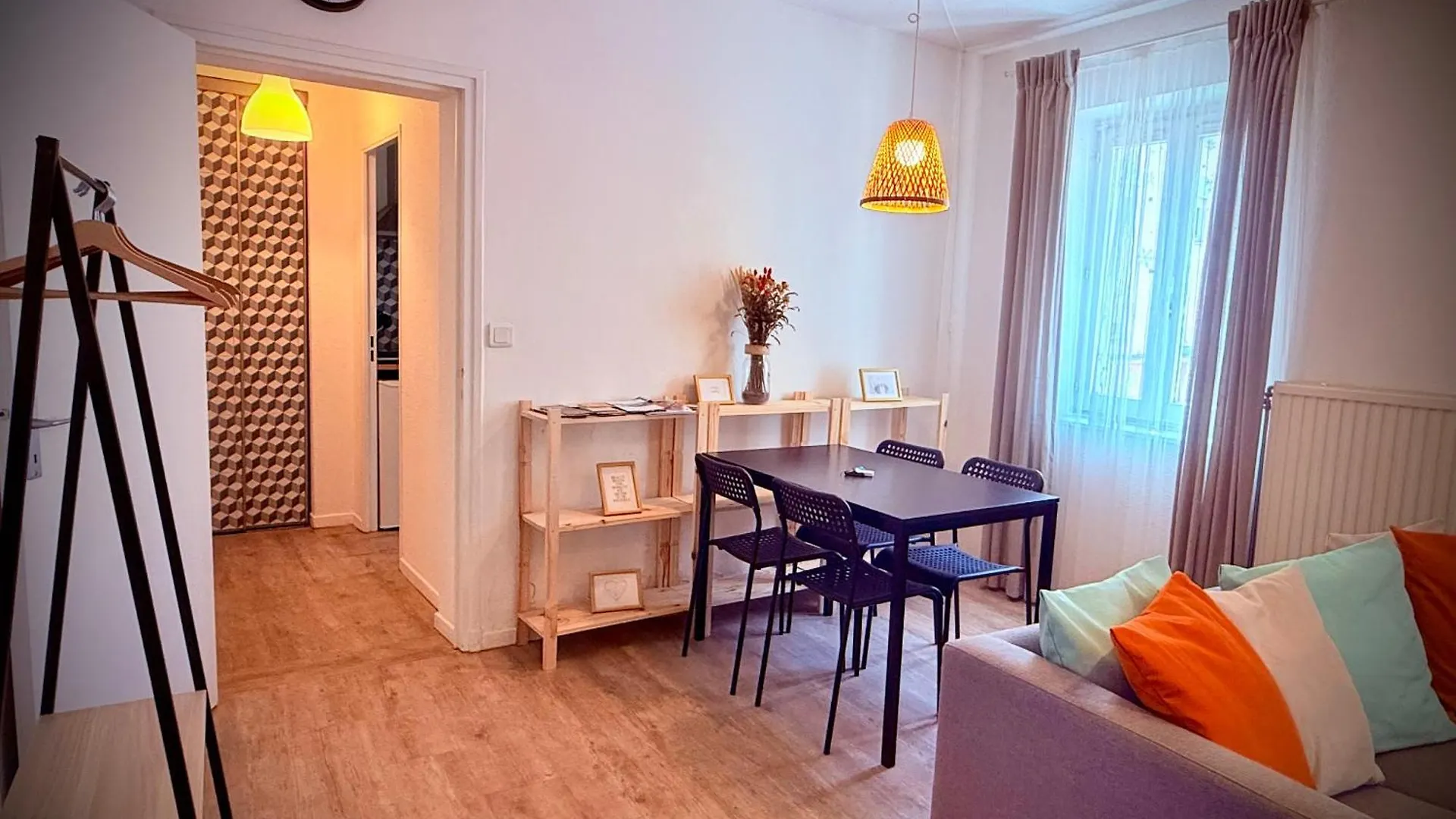 Appartement 50m2 intramuros-Parking privé gratuit-Netflix-Arrivée autonome!! Apartment 50m2-Free parking-Netflix-Self check in Avignone